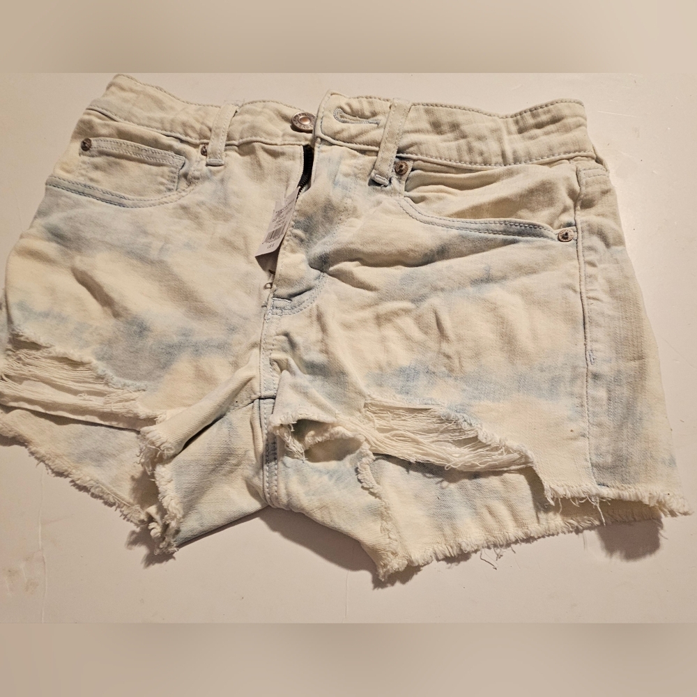 American Eagle women's light  denim shorts size 6